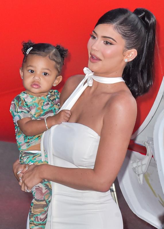 Kylie Jenner y su hija, Stormi.