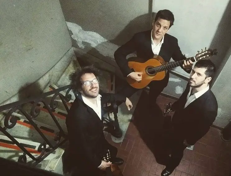 Palermo toca guitarra y canta: Mira a Rodrigo de la Serna y su grupo YOTIVENCO (+video)