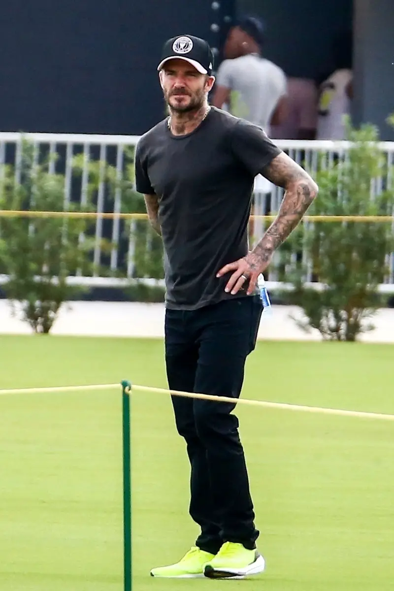 David Beckham entrena a su hijo