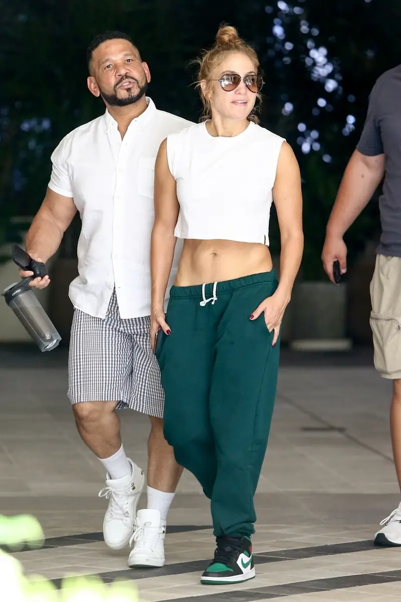Jennifer Lopez abdominales