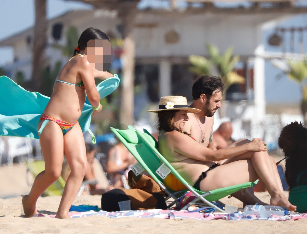 Así de a gusto está Yolanda Ramos con su familia en la playa
