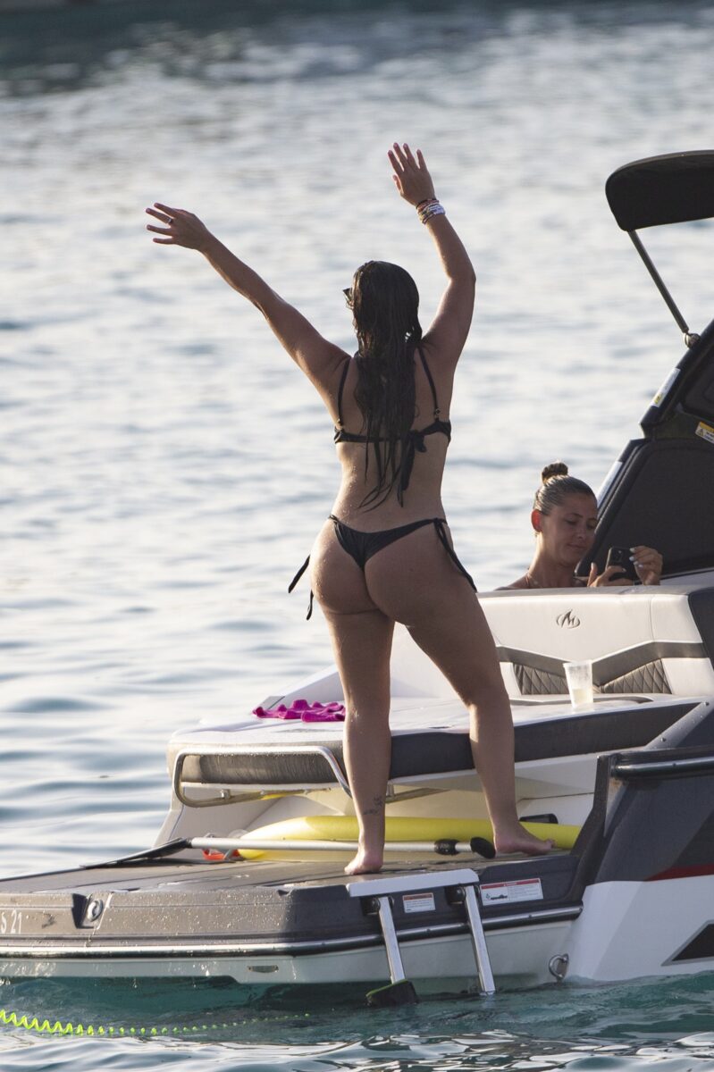 Anabel Pantoja desatada y desnuda en Ibiza