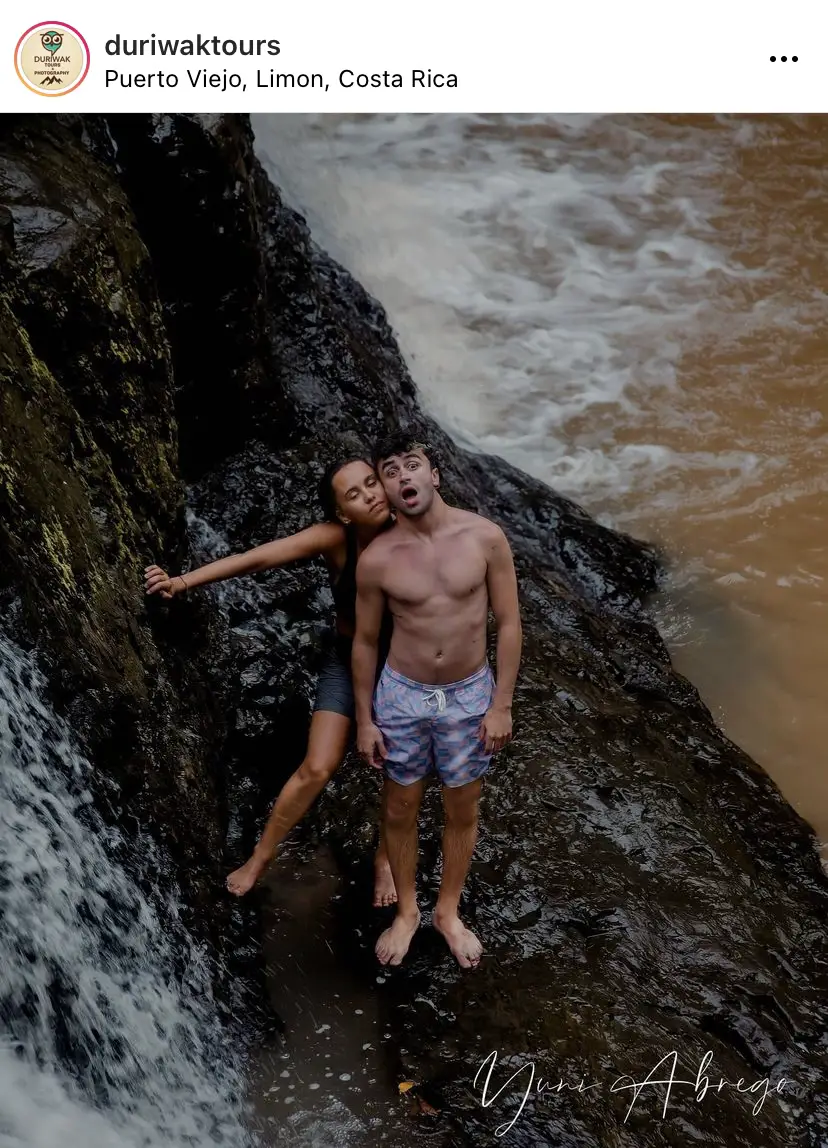 Itzan y su novia en Costa Rica