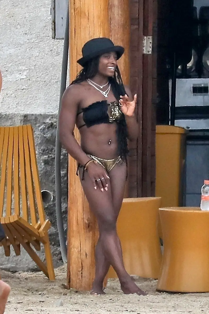 Simone Biles en bikini
