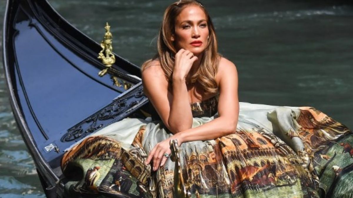 Jennifer López conquista Venecia con Dolce & Gabbana