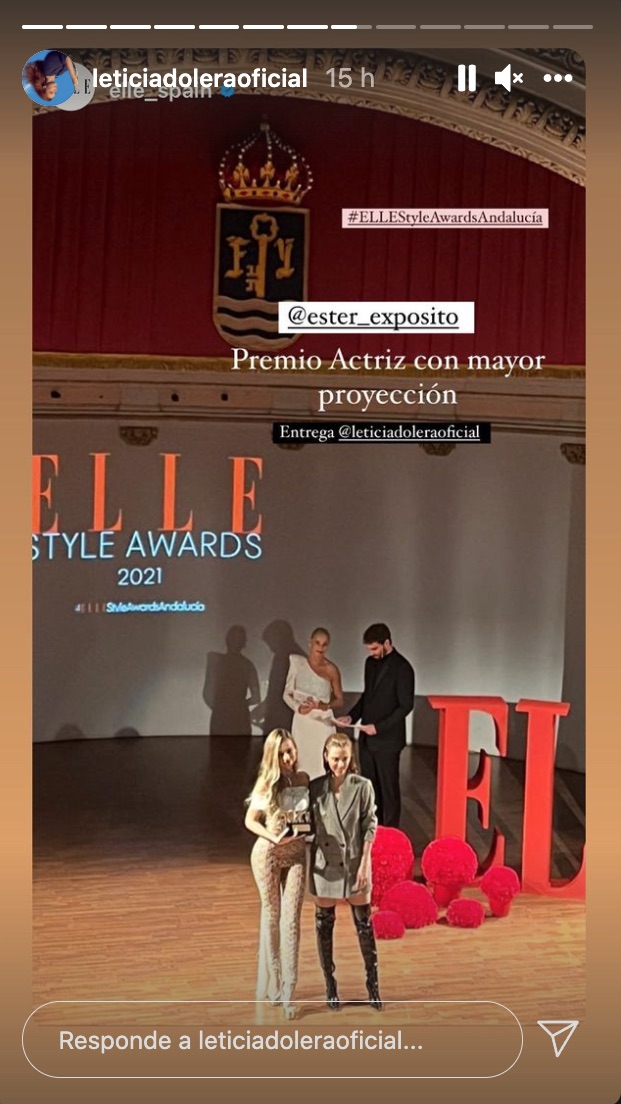 Story de Leticia Dolera entregando su premio a Ester Expósito
