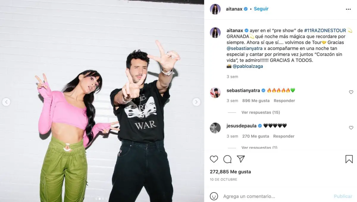 Aitana y Sebastian Yatra en un post de Instagram de Aitana, posando y haciendo la V de victoria con las manos