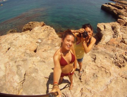 María Pedraza y su hermana Celia en Bikini son como dos sirenas sexy