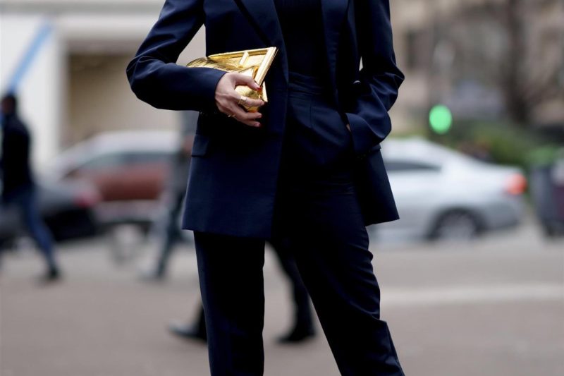 Azul Marino: El Sustituto Elegante del Negro Clásico