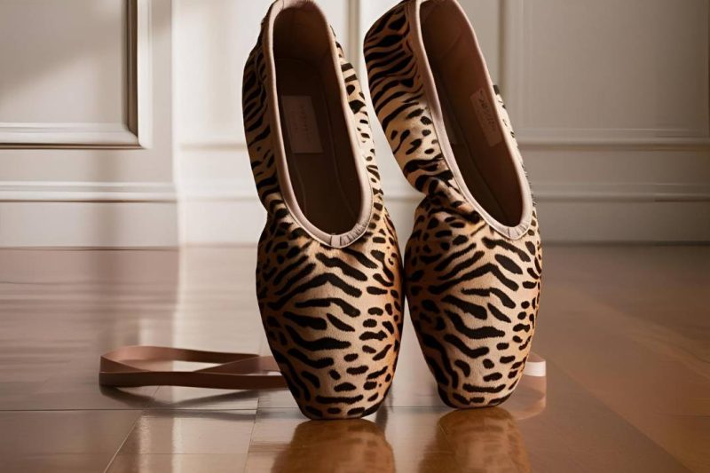 Las bailarinas animal print: el accesorio estrella de la primavera que las fashionistas no se quitarán